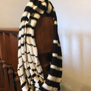 Infinity scarf